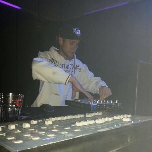 FremdTon legt im Bunker auf